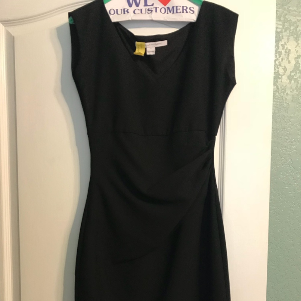 Diane Von furstenberg ~ LBD size 4